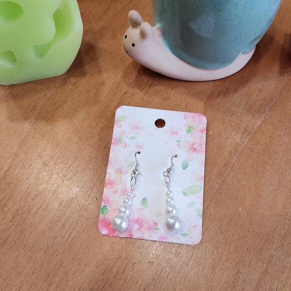 Butterfly Dangle Drop Earrings Bead Dainty Elegant Minimalist Jewelry Fairycore - Picture 8 of 8